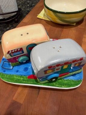 Retro Travel Camper Salt and Pepper Set